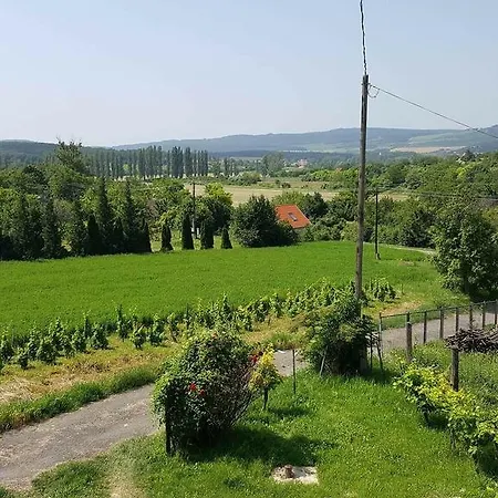 Balaton Felvideki Feher Porta Pécsely